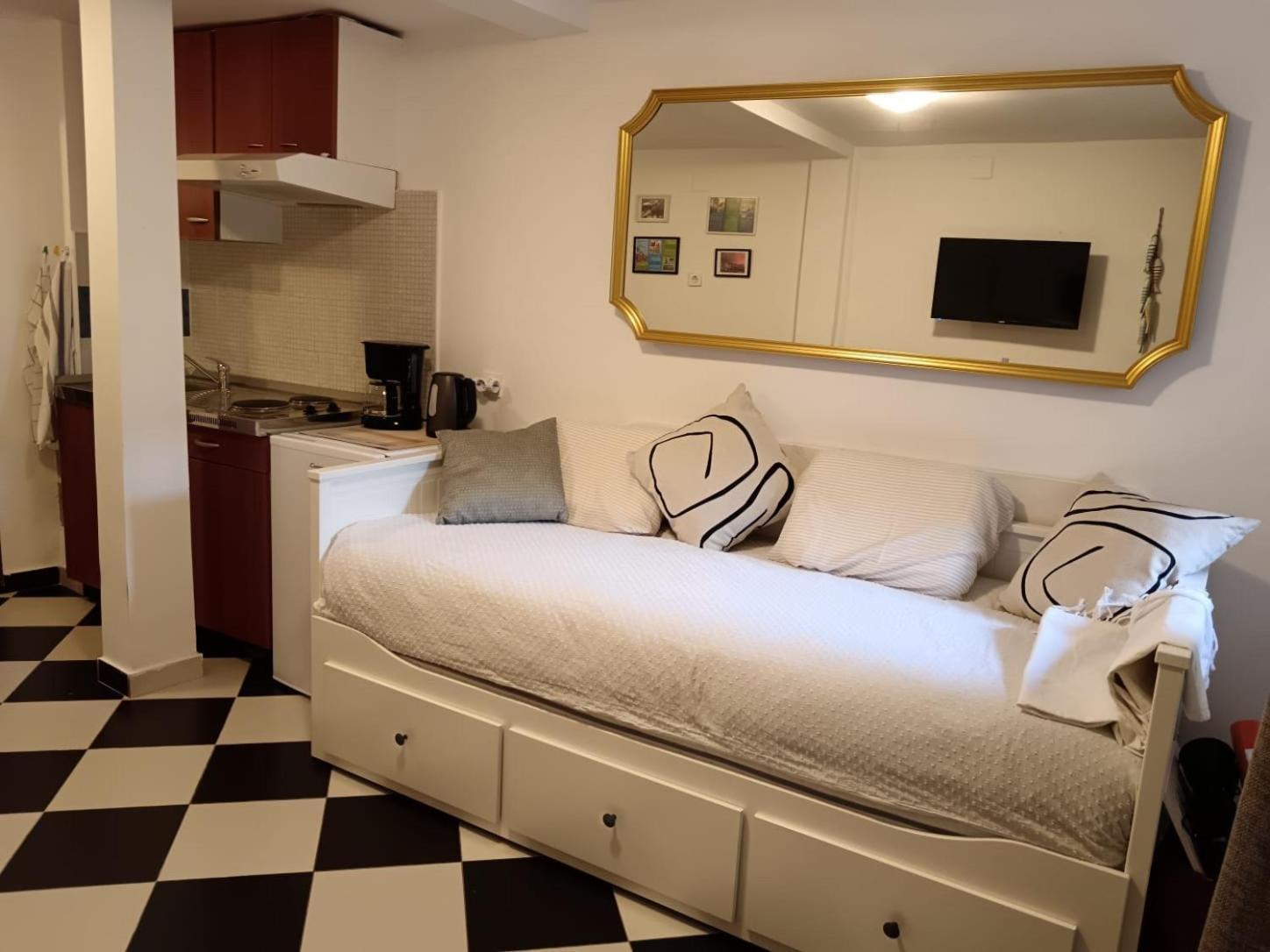 Lamar Apartment
