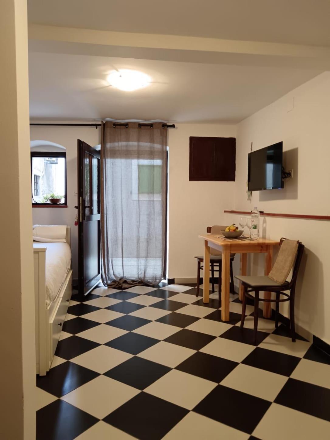 Apartment Lamar *
